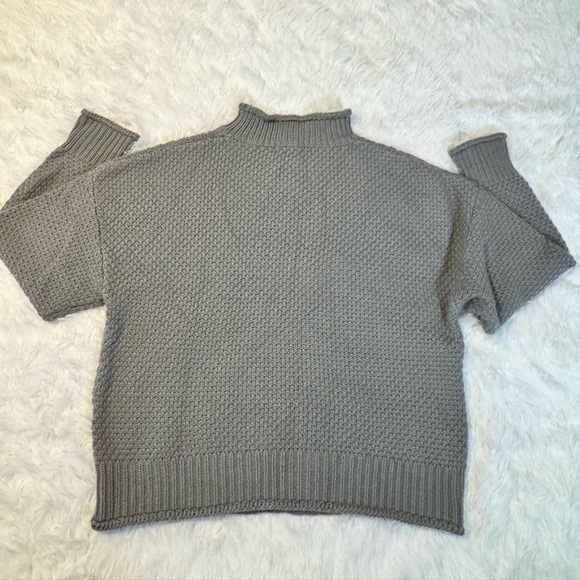 Women’s Zesica’s turtleneck batwing chunky sweater, gray, large. - Picture 4 of 7